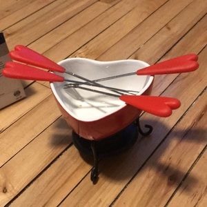 Fondu chocolate cheese melter Valentine’s Day date 4 heart skewers NEW in box